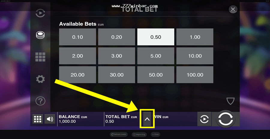 Pessoa conferindo limites de depósito e saque antes de jogar slot online